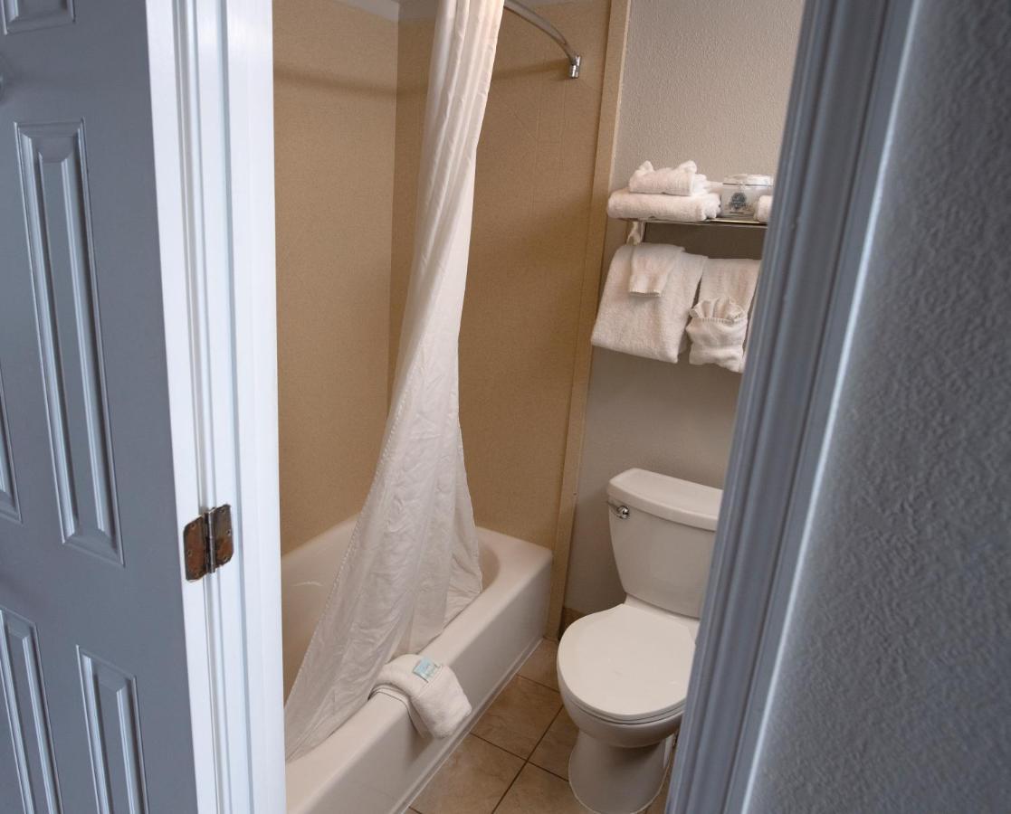 Aqua Beach Inn Myrtle Beach Bagian luar foto